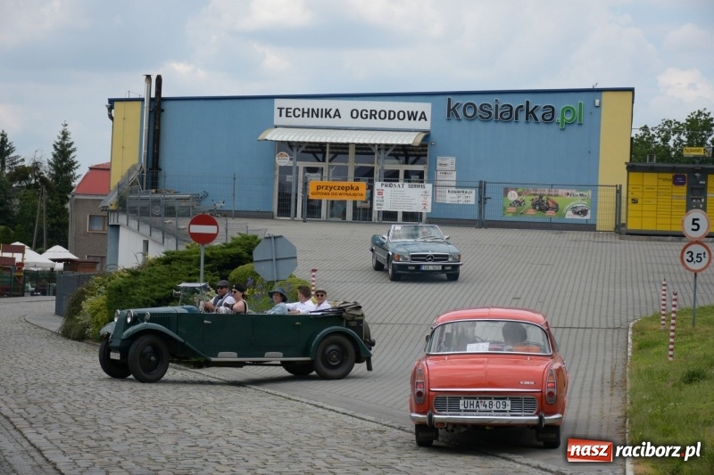 Zdjęcie w galerii na portalu naszraciborz.pl: Kochajcie oldtimery! Czar starych samochodów w Krzyżanowicach [FOTO]  wiadomości z regionu