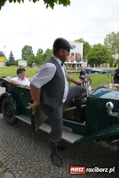 Zdjęcie w galerii na portalu naszraciborz.pl: Kochajcie oldtimery! Czar starych samochodów w Krzyżanowicach [FOTO]  wiadomości z regionu