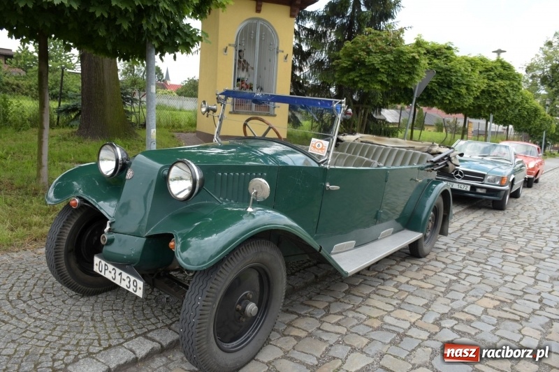 Zdjęcie w galerii na portalu naszraciborz.pl: Kochajcie oldtimery! Czar starych samochodów w Krzyżanowicach [FOTO]  wiadomości z regionu