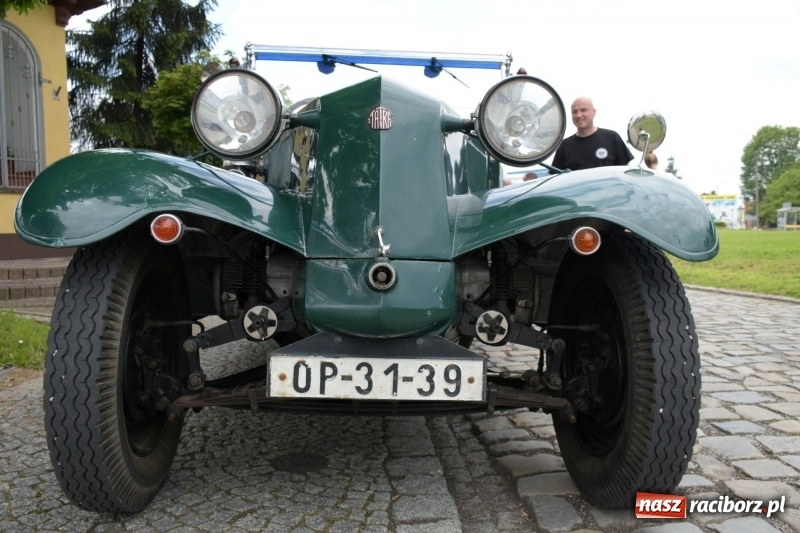 Zdjęcie w galerii na portalu naszraciborz.pl: Kochajcie oldtimery! Czar starych samochodów w Krzyżanowicach [FOTO]  wiadomości z regionu