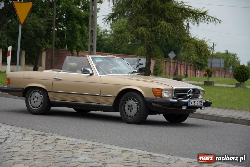 Zdjęcie w galerii na portalu naszraciborz.pl: Kochajcie oldtimery! Czar starych samochodów w Krzyżanowicach [FOTO]  wiadomości z regionu