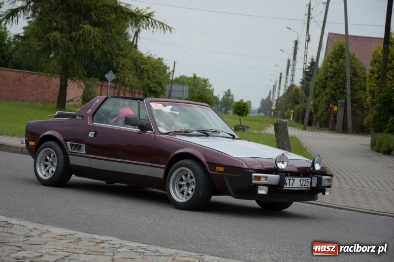 Zdjęcie w galerii na portalu naszraciborz.pl: Kochajcie oldtimery! Czar starych samochodów w Krzyżanowicach [FOTO]  wiadomości z regionu