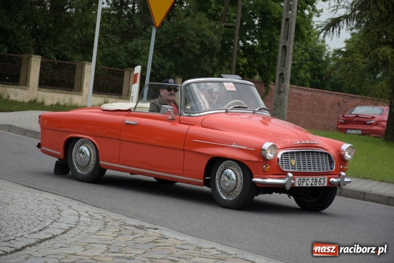 Zdjęcie w galerii na portalu naszraciborz.pl: Kochajcie oldtimery! Czar starych samochodów w Krzyżanowicach [FOTO]  wiadomości z regionu