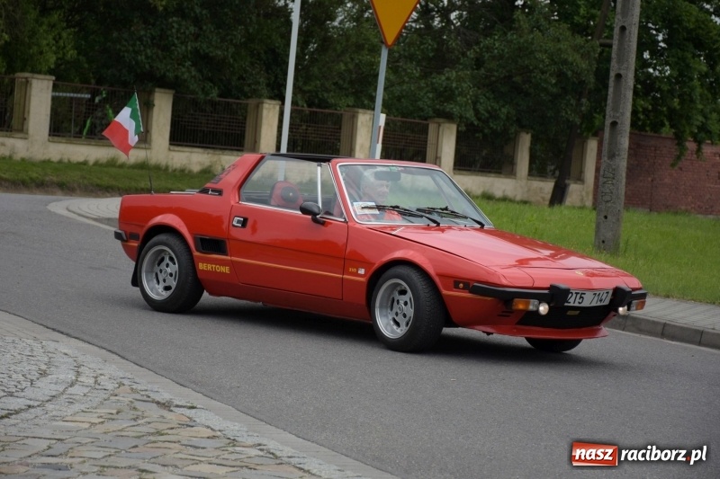 Zdjęcie w galerii na portalu naszraciborz.pl: Kochajcie oldtimery! Czar starych samochodów w Krzyżanowicach [FOTO]  wiadomości z regionu