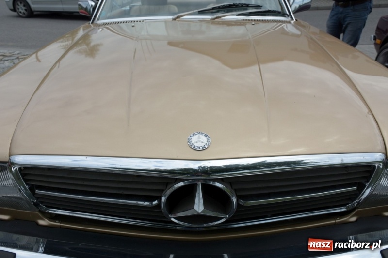 Zdjęcie w galerii na portalu naszraciborz.pl: Kochajcie oldtimery! Czar starych samochodów w Krzyżanowicach [FOTO]  wiadomości z regionu