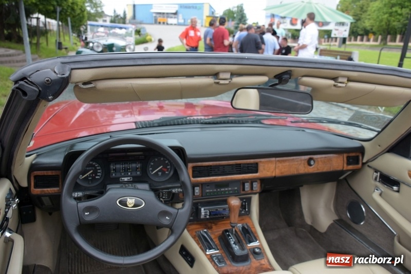 Zdjęcie w galerii na portalu naszraciborz.pl: Kochajcie oldtimery! Czar starych samochodów w Krzyżanowicach [FOTO]  wiadomości z regionu
