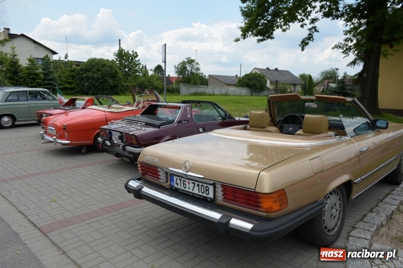 Zdjęcie w galerii na portalu naszraciborz.pl: Kochajcie oldtimery! Czar starych samochodów w Krzyżanowicach [FOTO]  wiadomości z regionu