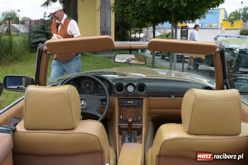 Zdjęcie w galerii na portalu naszraciborz.pl: Kochajcie oldtimery! Czar starych samochodów w Krzyżanowicach [FOTO]  wiadomości z regionu