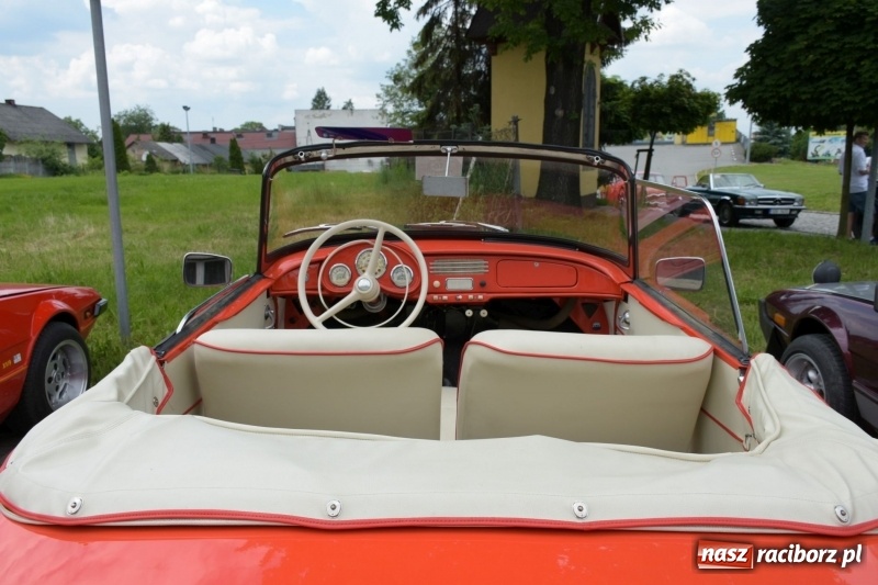 Zdjęcie w galerii na portalu naszraciborz.pl: Kochajcie oldtimery! Czar starych samochodów w Krzyżanowicach [FOTO]  wiadomości z regionu