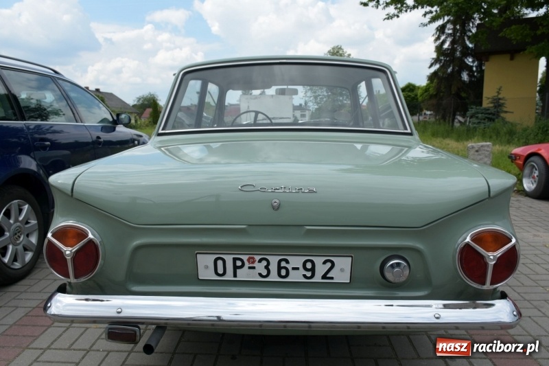 Zdjęcie w galerii na portalu naszraciborz.pl: Kochajcie oldtimery! Czar starych samochodów w Krzyżanowicach [FOTO]  wiadomości z regionu