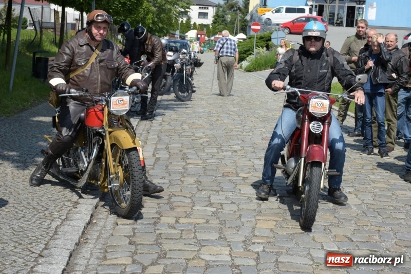 Zdjęcie w galerii na portalu naszraciborz.pl: Kochajcie oldtimery! Czar starych samochodów w Krzyżanowicach [FOTO]  wiadomości z regionu