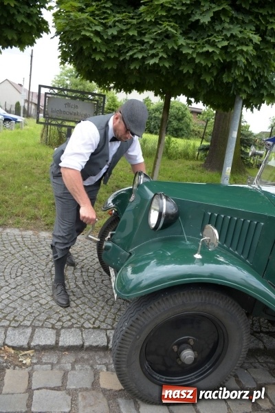 Zdjęcie w galerii na portalu naszraciborz.pl: Kochajcie oldtimery! Czar starych samochodów w Krzyżanowicach [FOTO]  wiadomości z regionu