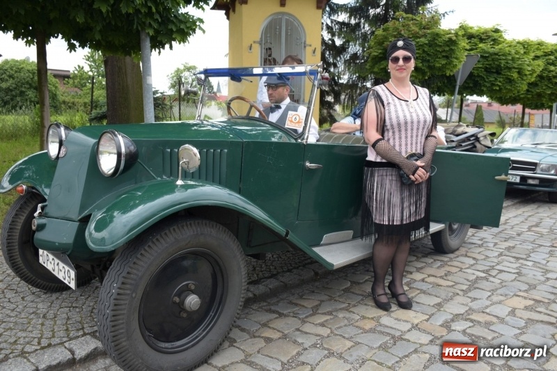 Zdjęcie w galerii na portalu naszraciborz.pl: Kochajcie oldtimery! Czar starych samochodów w Krzyżanowicach [FOTO]  wiadomości z regionu