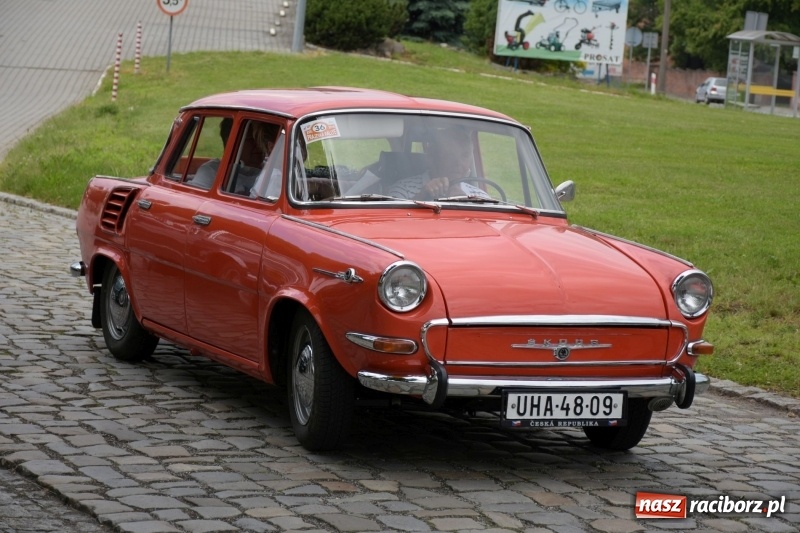 Zdjęcie w galerii na portalu naszraciborz.pl: Kochajcie oldtimery! Czar starych samochodów w Krzyżanowicach [FOTO]  wiadomości z regionu