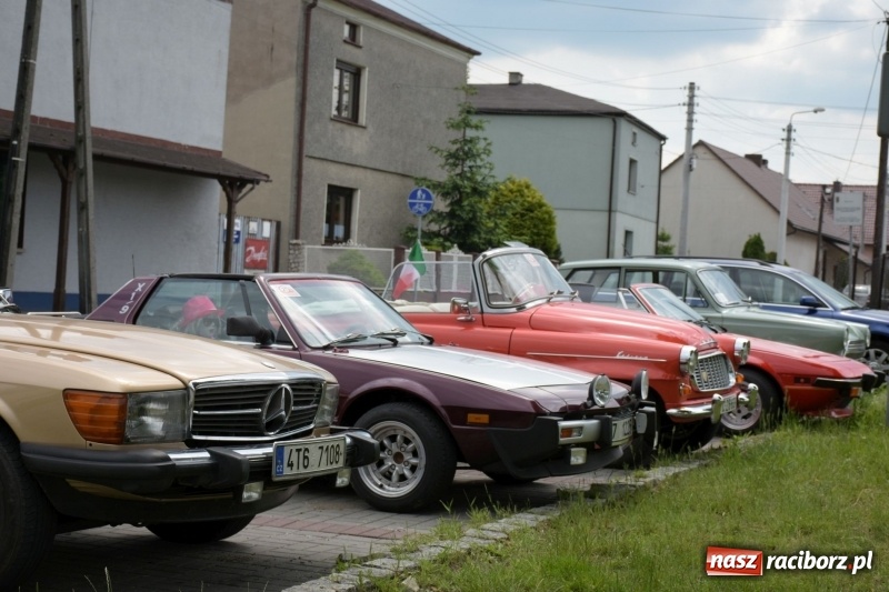 Zdjęcie w galerii na portalu naszraciborz.pl: Kochajcie oldtimery! Czar starych samochodów w Krzyżanowicach [FOTO]  wiadomości z regionu