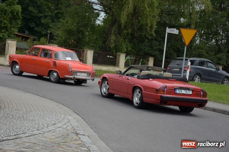 Zdjęcie w galerii na portalu naszraciborz.pl: Kochajcie oldtimery! Czar starych samochodów w Krzyżanowicach [FOTO]  wiadomości z regionu