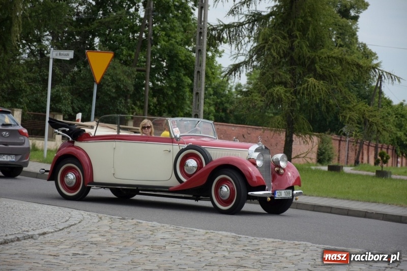 Zdjęcie w galerii na portalu naszraciborz.pl: Kochajcie oldtimery! Czar starych samochodów w Krzyżanowicach [FOTO]  wiadomości z regionu