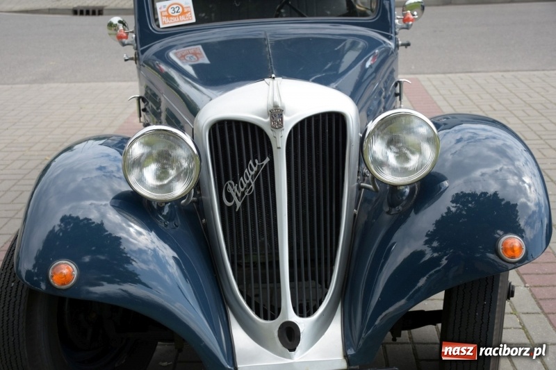 Zdjęcie w galerii na portalu naszraciborz.pl: Kochajcie oldtimery! Czar starych samochodów w Krzyżanowicach [FOTO]  wiadomości z regionu