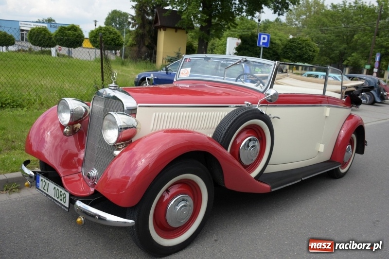 Zdjęcie w galerii na portalu naszraciborz.pl: Kochajcie oldtimery! Czar starych samochodów w Krzyżanowicach [FOTO]  wiadomości z regionu