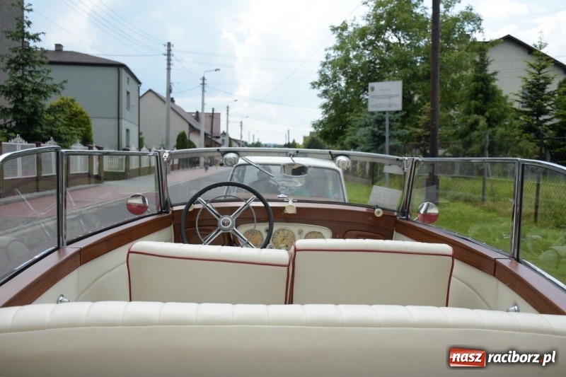 Zdjęcie w galerii na portalu naszraciborz.pl: Kochajcie oldtimery! Czar starych samochodów w Krzyżanowicach [FOTO]  wiadomości z regionu