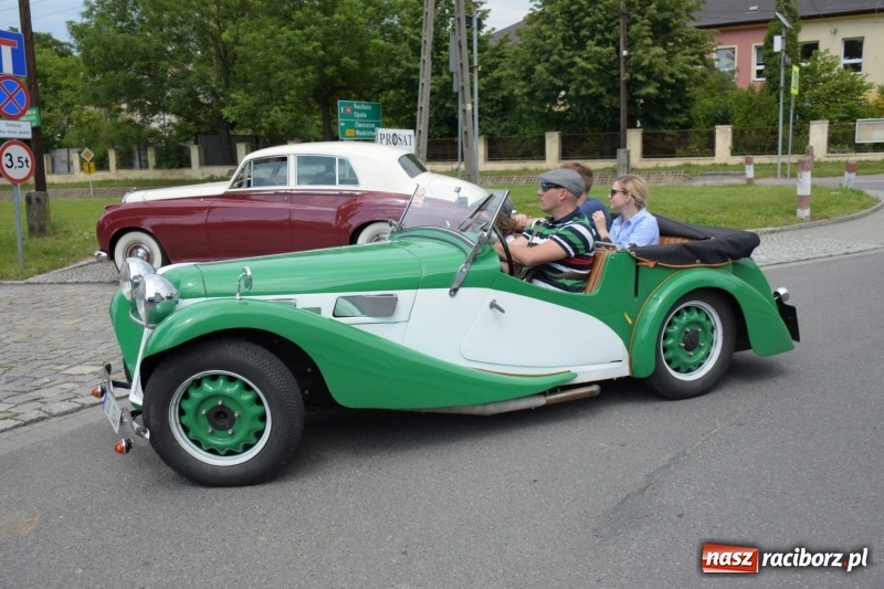 Zdjęcie w galerii na portalu naszraciborz.pl: Kochajcie oldtimery! Czar starych samochodów w Krzyżanowicach [FOTO]  wiadomości z regionu