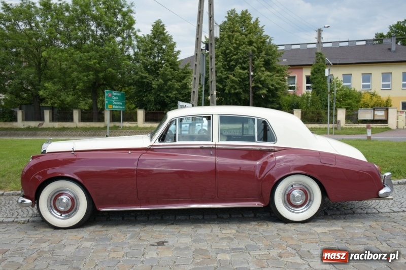 Zdjęcie w galerii na portalu naszraciborz.pl: Kochajcie oldtimery! Czar starych samochodów w Krzyżanowicach [FOTO]  wiadomości z regionu