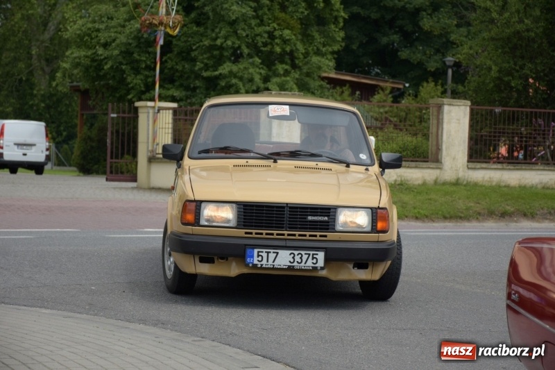 Zdjęcie w galerii na portalu naszraciborz.pl: Kochajcie oldtimery! Czar starych samochodów w Krzyżanowicach [FOTO]  wiadomości z regionu