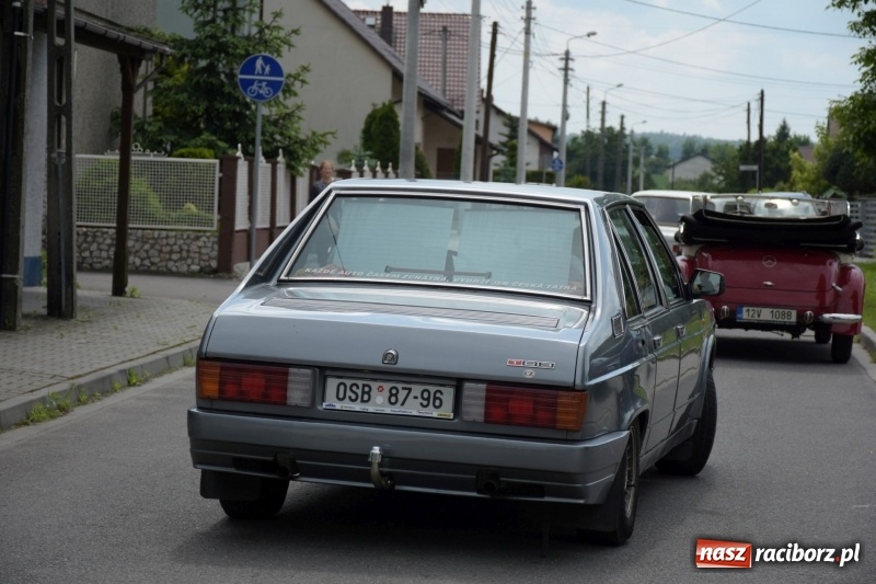 Zdjęcie w galerii na portalu naszraciborz.pl: Kochajcie oldtimery! Czar starych samochodów w Krzyżanowicach [FOTO]  wiadomości z regionu