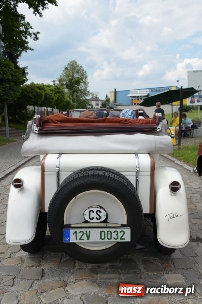 Zdjęcie w galerii na portalu naszraciborz.pl: Kochajcie oldtimery! Czar starych samochodów w Krzyżanowicach [FOTO]  wiadomości z regionu