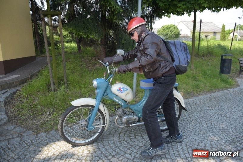 Zdjęcie w galerii na portalu naszraciborz.pl: Kochajcie oldtimery! Czar starych samochodów w Krzyżanowicach [FOTO]  wiadomości z regionu