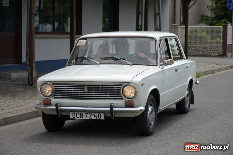 Zdjęcie w galerii na portalu naszraciborz.pl: Kochajcie oldtimery! Czar starych samochodów w Krzyżanowicach [FOTO]  wiadomości z regionu