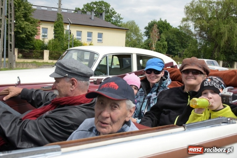 Zdjęcie w galerii na portalu naszraciborz.pl: Kochajcie oldtimery! Czar starych samochodów w Krzyżanowicach [FOTO]  wiadomości z regionu