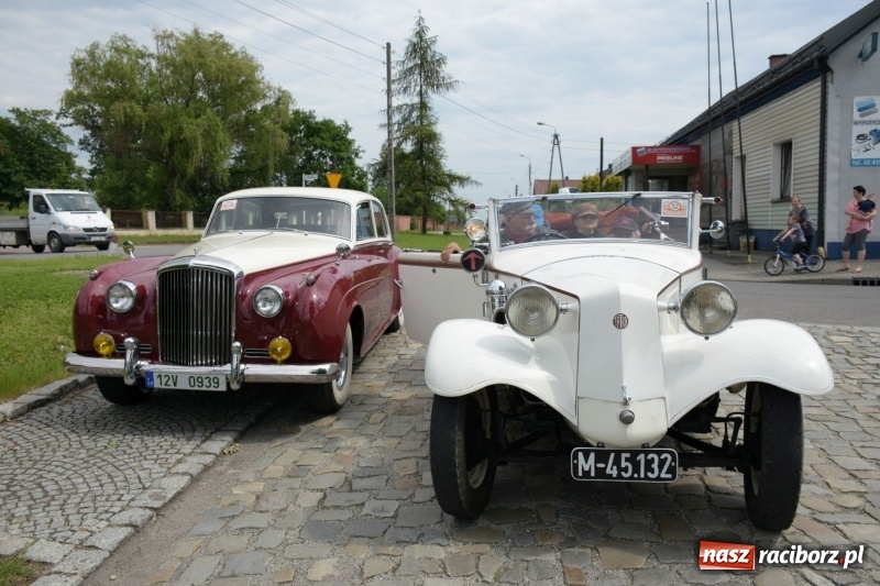 Zdjęcie w galerii na portalu naszraciborz.pl: Kochajcie oldtimery! Czar starych samochodów w Krzyżanowicach [FOTO]  wiadomości z regionu