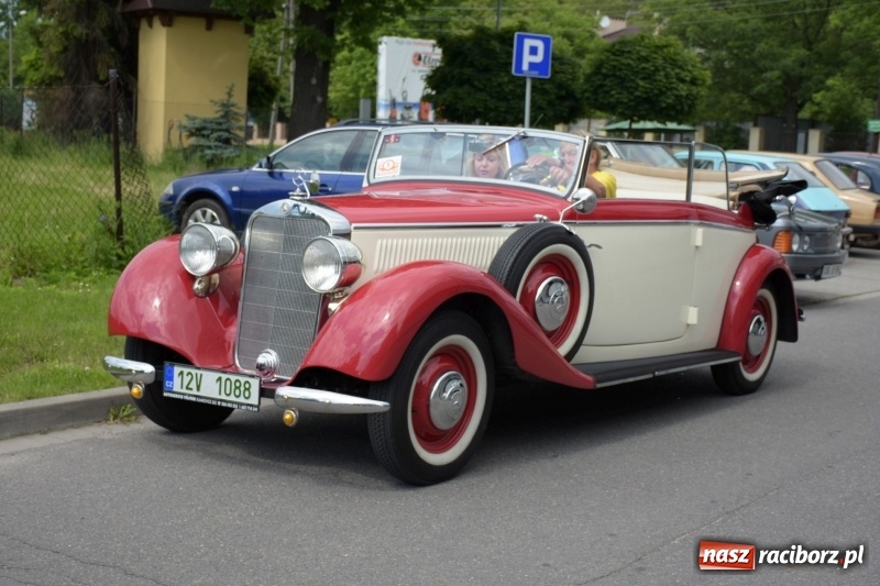 Zdjęcie w galerii na portalu naszraciborz.pl: Kochajcie oldtimery! Czar starych samochodów w Krzyżanowicach [FOTO]  wiadomości z regionu