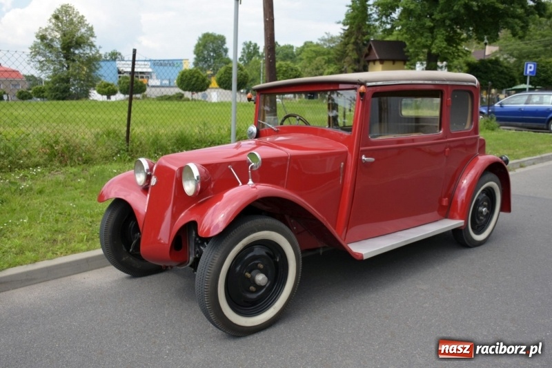 Zdjęcie w galerii na portalu naszraciborz.pl: Kochajcie oldtimery! Czar starych samochodów w Krzyżanowicach [FOTO]  wiadomości z regionu