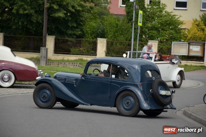 Zdjęcie w galerii na portalu naszraciborz.pl: Kochajcie oldtimery! Czar starych samochodów w Krzyżanowicach [FOTO]  wiadomości z regionu