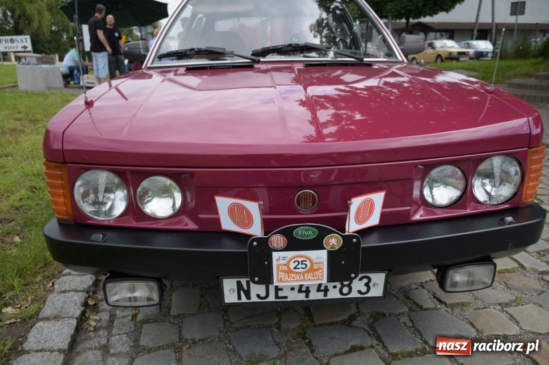 Zdjęcie w galerii na portalu naszraciborz.pl: Kochajcie oldtimery! Czar starych samochodów w Krzyżanowicach [FOTO]  wiadomości z regionu