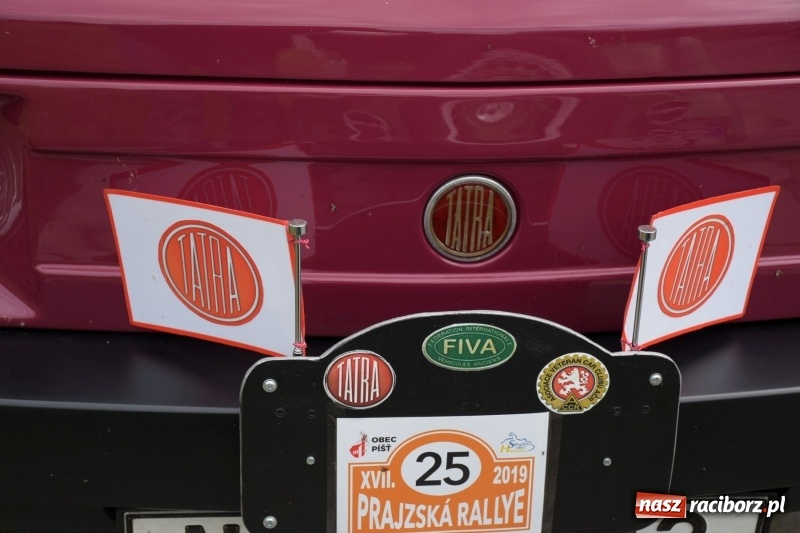 Zdjęcie w galerii na portalu naszraciborz.pl: Kochajcie oldtimery! Czar starych samochodów w Krzyżanowicach [FOTO]  wiadomości z regionu