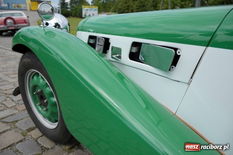Zdjęcie w galerii na portalu naszraciborz.pl: Kochajcie oldtimery! Czar starych samochodów w Krzyżanowicach [FOTO]  wiadomości z regionu