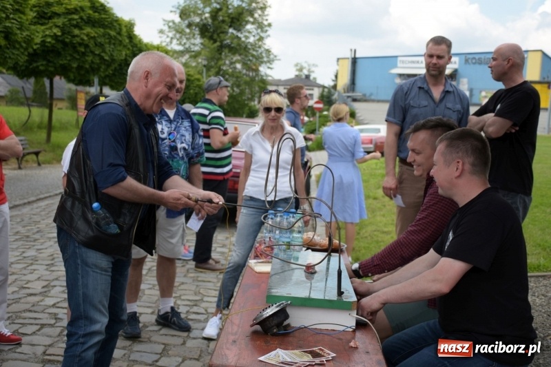Zdjęcie w galerii na portalu naszraciborz.pl: Kochajcie oldtimery! Czar starych samochodów w Krzyżanowicach [FOTO]  wiadomości z regionu