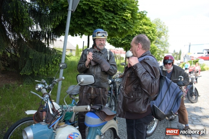 Zdjęcie w galerii na portalu naszraciborz.pl: Kochajcie oldtimery! Czar starych samochodów w Krzyżanowicach [FOTO]  wiadomości z regionu