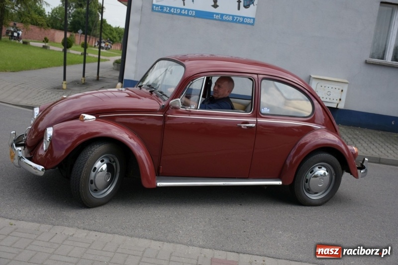 Zdjęcie w galerii na portalu naszraciborz.pl: Kochajcie oldtimery! Czar starych samochodów w Krzyżanowicach [FOTO]  wiadomości z regionu