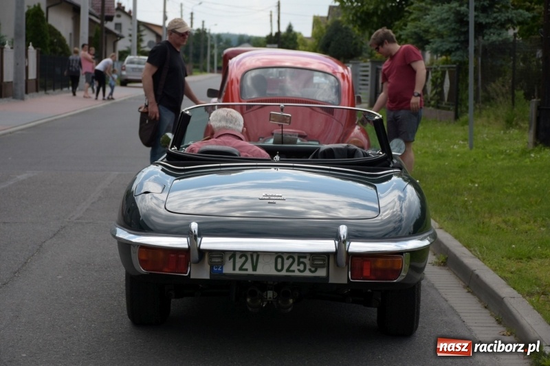 Zdjęcie w galerii na portalu naszraciborz.pl: Kochajcie oldtimery! Czar starych samochodów w Krzyżanowicach [FOTO]  wiadomości z regionu