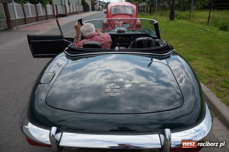 Zdjęcie w galerii na portalu naszraciborz.pl: Kochajcie oldtimery! Czar starych samochodów w Krzyżanowicach [FOTO]  wiadomości z regionu
