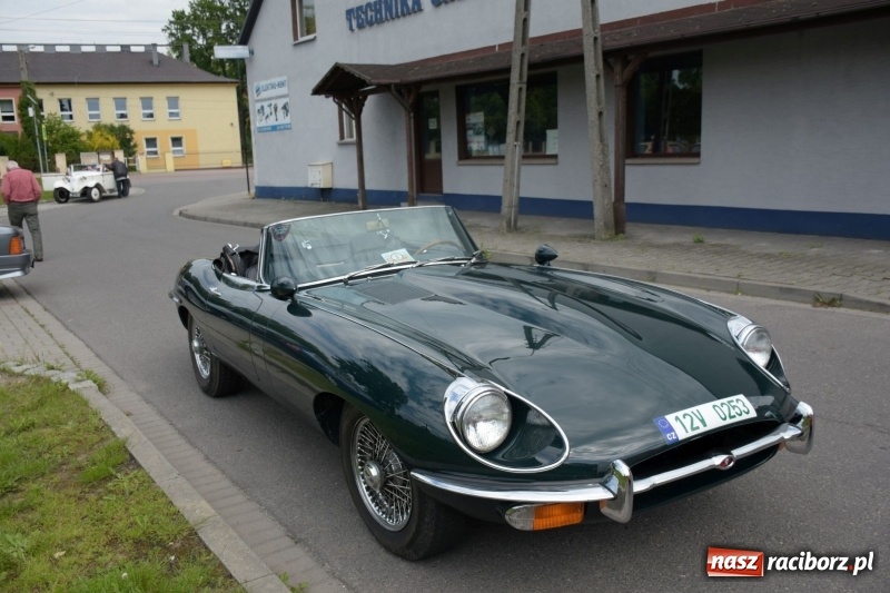 Zdjęcie w galerii na portalu naszraciborz.pl: Kochajcie oldtimery! Czar starych samochodów w Krzyżanowicach [FOTO]  wiadomości z regionu