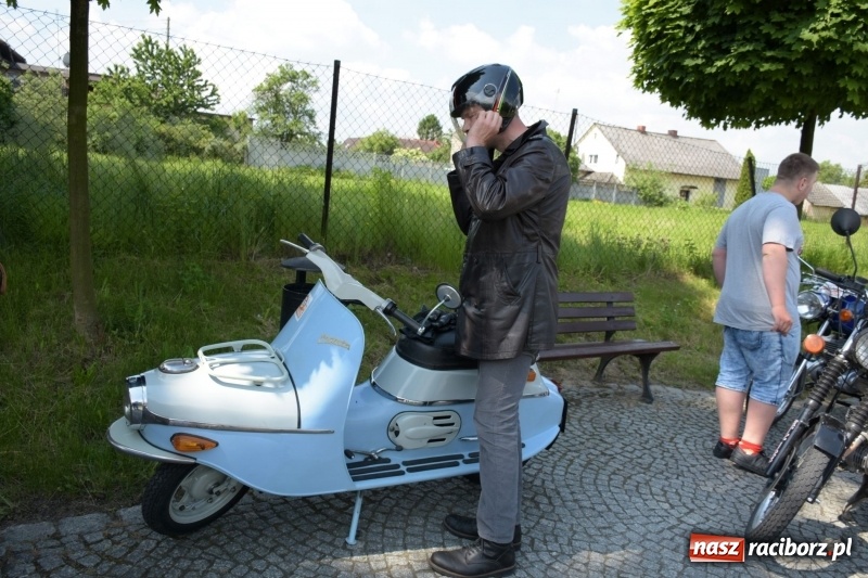 Zdjęcie w galerii na portalu naszraciborz.pl: Kochajcie oldtimery! Czar starych samochodów w Krzyżanowicach [FOTO]  wiadomości z regionu