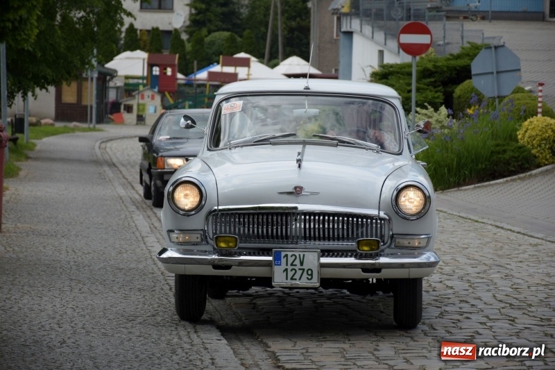 Zdjęcie w galerii na portalu naszraciborz.pl: Kochajcie oldtimery! Czar starych samochodów w Krzyżanowicach [FOTO]  wiadomości z regionu