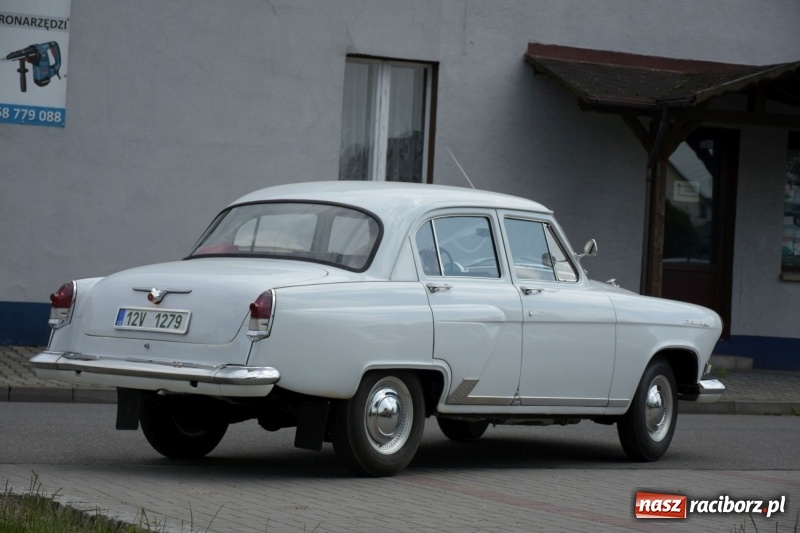 Zdjęcie w galerii na portalu naszraciborz.pl: Kochajcie oldtimery! Czar starych samochodów w Krzyżanowicach [FOTO]  wiadomości z regionu
