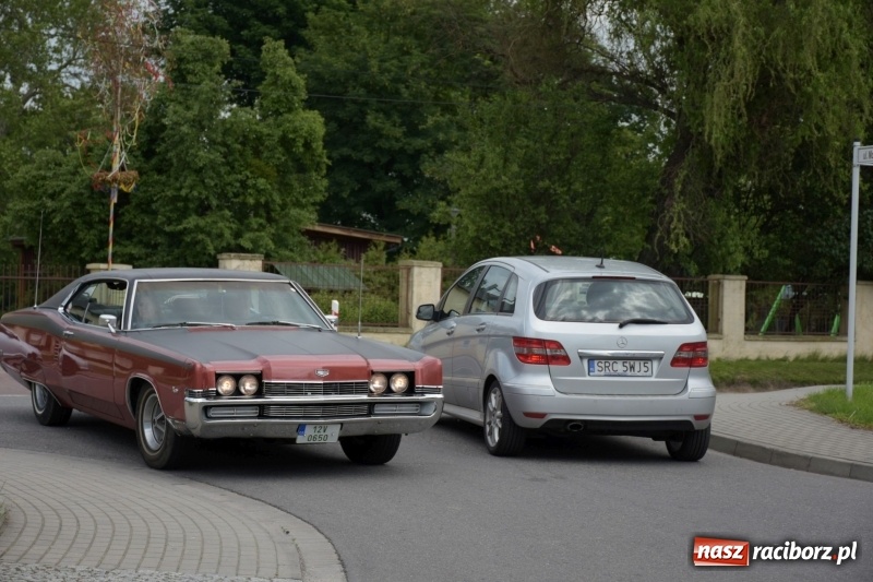 Zdjęcie w galerii na portalu naszraciborz.pl: Kochajcie oldtimery! Czar starych samochodów w Krzyżanowicach [FOTO]  wiadomości z regionu
