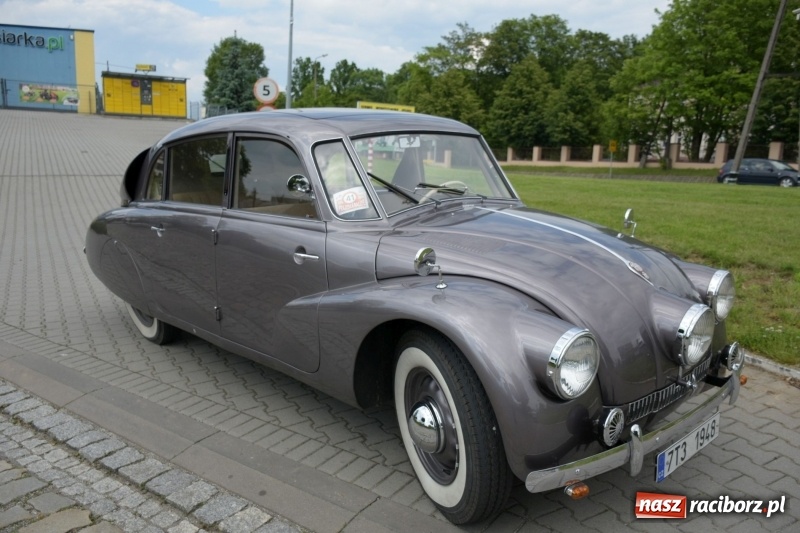 Zdjęcie w galerii na portalu naszraciborz.pl: Kochajcie oldtimery! Czar starych samochodów w Krzyżanowicach [FOTO]  wiadomości z regionu